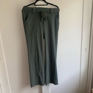 Athleta Tie Waist Casual Pants!